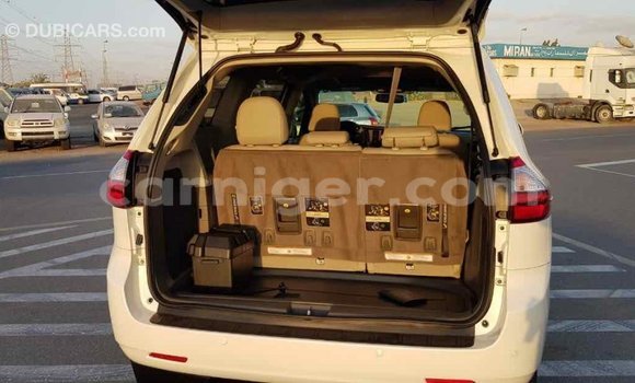 Buy Import Toyota Sienna White Car in Import - Dubai in Agadez Buy Import Toyota Sienna White Car in Import - Dubai in Agadez
