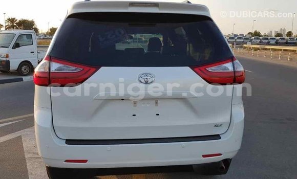Buy Import Toyota Sienna White Car in Import - Dubai in Agadez Buy Import Toyota Sienna White Car in Import - Dubai in Agadez