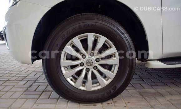 Sayi Imported Nissan Patrol White Mota in Import - Dubai a Agadez Sayi Imported Nissan Patrol White Mota in Import - Dubai a Agadez