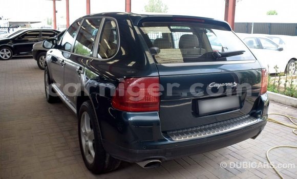 Sayi Imported Porsche Cayenne Green Mota in Import - Dubai a Agadez Sayi Imported Porsche Cayenne Green Mota in Import - Dubai a Agadez
