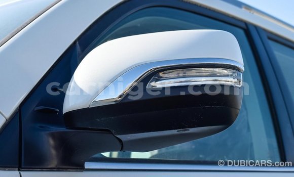 Buy Import Toyota Land Cruiser White Truck in Import - Dubai in Agadez Buy Import Toyota Land Cruiser White Truck in Import - Dubai in Agadez