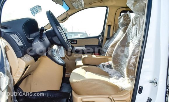 Buy Import Hyundai Chorus White Truck in Import - Dubai in Agadez Buy Import Hyundai Chorus White Truck in Import - Dubai in Agadez