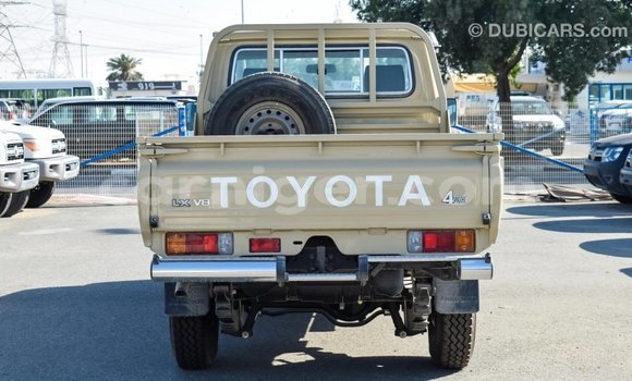 Buy Import Toyota Land Cruiser Beige Truck in Import - Dubai in Agadez Buy Import Toyota Land Cruiser Beige Truck in Import - Dubai in Agadez