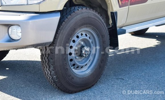 Buy Import Toyota Land Cruiser Beige Truck in Import - Dubai in Agadez Buy Import Toyota Land Cruiser Beige Truck in Import - Dubai in Agadez