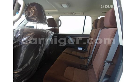 Buy Import Toyota Land Cruiser Other Truck in Import - Dubai in Agadez Buy Import Toyota Land Cruiser Other Truck in Import - Dubai in Agadez