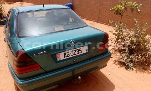 Buy Used Mercedes‒Benz C–Class Green Car in Niamey in Niamey Buy Used Mercedes‒Benz C–Class Green Car in Niamey in Niamey