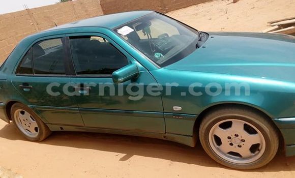 Buy Used Mercedes‒Benz C–Class Green Car in Niamey in Niamey Buy Used Mercedes‒Benz C–Class Green Car in Niamey in Niamey