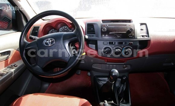 Sayi Imported Toyota Hilux Red Mota in Import - Dubai a Agadez Sayi Imported Toyota Hilux Red Mota in Import - Dubai a Agadez