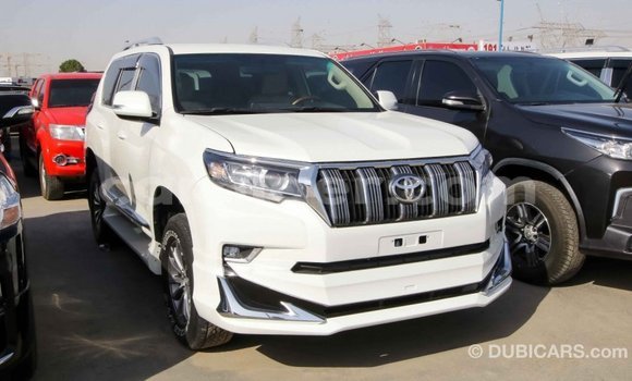 Acheter Import Voiture Toyota Prado Blanc à Import - Dubai, Agadez Acheter Import Voiture Toyota Prado Blanc à Import - Dubai, Agadez