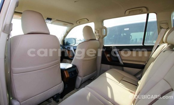 Acheter Import Voiture Toyota Prado Blanc à Import - Dubai, Agadez Acheter Import Voiture Toyota Prado Blanc à Import - Dubai, Agadez