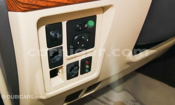 Sayi Imported Toyota Prado White Mota in Import - Dubai a Agadez Sayi Imported Toyota Prado White Mota in Import - Dubai a Agadez