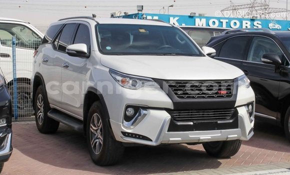 Sayi Imported Toyota Fortuner White Mota in Import - Dubai a Agadez Sayi Imported Toyota Fortuner White Mota in Import - Dubai a Agadez