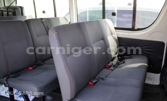 Sayi Imported Toyota Hiace White Mota in Import - Dubai a Agadez Sayi Imported Toyota Hiace White Mota in Import - Dubai a Agadez