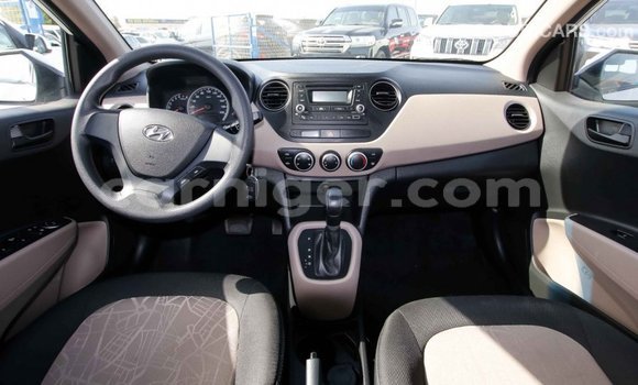 Sayi Imported Hyundai i10 White Mota in Import - Dubai a Agadez Sayi Imported Hyundai i10 White Mota in Import - Dubai a Agadez