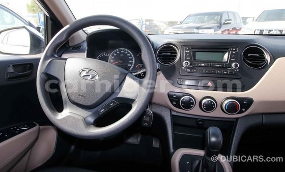 Sayi Imported Hyundai i10 White Mota in Import - Dubai a Agadez Sayi Imported Hyundai i10 White Mota in Import - Dubai a Agadez