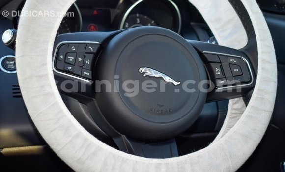Acheter Import Voiture Jaguar E-Pace Rouge à Import - Dubai, Agadez Acheter Import Voiture Jaguar E-Pace Rouge à Import - Dubai, Agadez