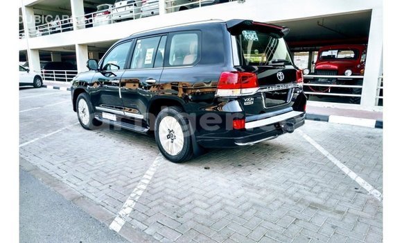 Buy Import Toyota Land Cruiser Black Truck in Import - Dubai in Agadez Buy Import Toyota Land Cruiser Black Truck in Import - Dubai in Agadez