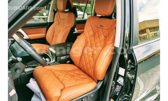 Buy Import Toyota Land Cruiser Black Truck in Import - Dubai in Agadez Buy Import Toyota Land Cruiser Black Truck in Import - Dubai in Agadez