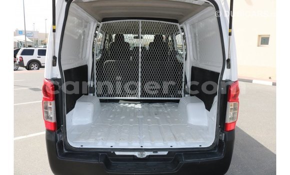 Buy Import Nissan Urvan White Car in Import - Dubai in Agadez