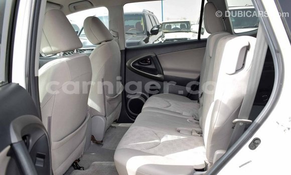 Sayi Imported Toyota Ade White Babbar mota in Import - Dubai a Agadez Sayi Imported Toyota Ade White Babbar mota in Import - Dubai a Agadez