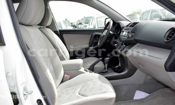 Sayi Imported Toyota Ade White Babbar mota in Import - Dubai a Agadez Sayi Imported Toyota Ade White Babbar mota in Import - Dubai a Agadez