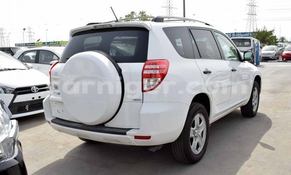 Sayi Imported Toyota Ade White Babbar mota in Import - Dubai a Agadez Sayi Imported Toyota Ade White Babbar mota in Import - Dubai a Agadez