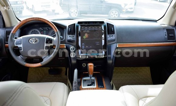Buy Import Toyota Land Cruiser Other Truck in Import - Dubai in Agadez Buy Import Toyota Land Cruiser Other Truck in Import - Dubai in Agadez