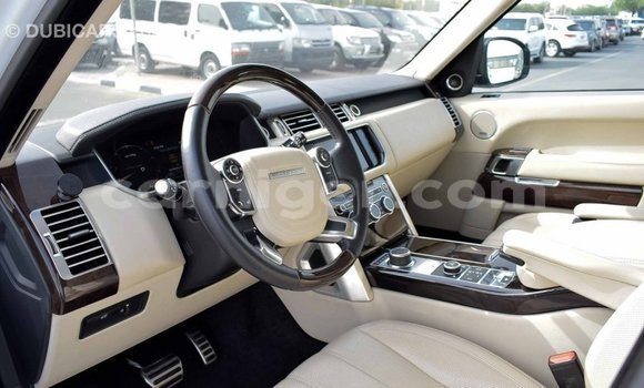 Sayi Imported Land Rover Range Rover White Mota in Import - Dubai a Agadez Sayi Imported Land Rover Range Rover White Mota in Import - Dubai a Agadez
