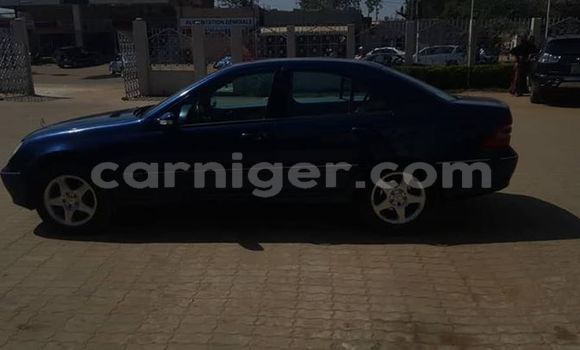 Buy Used Mercedes‒Benz C–Class Blue Car in Niamey in Niamey Buy Used Mercedes‒Benz C–Class Blue Car in Niamey in Niamey
