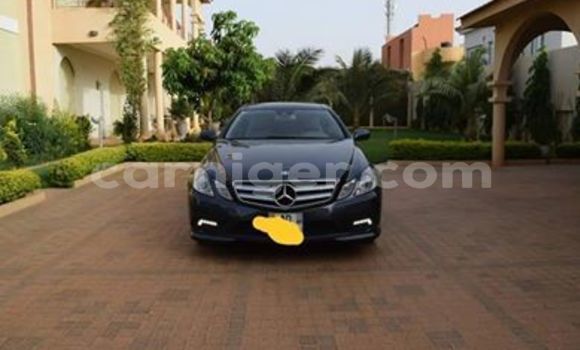Sayi Na hannu Mercedes‒Benz E–Class Black Mota in Niamey a Niamey Sayi Na hannu Mercedes‒Benz E–Class Black Mota in Niamey a Niamey