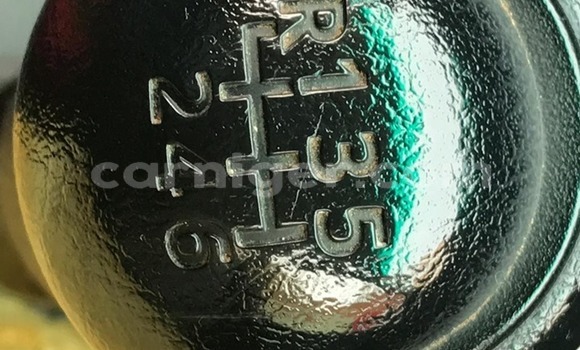 Sayi Na hannu Toyota Hilux White Mota in Niamey a Niamey Sayi Na hannu Toyota Hilux White Mota in Niamey a Niamey