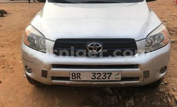 Sayi Na hannu Toyota RAV4 Silver Mota in Niamey a Niamey Sayi Na hannu Toyota RAV4 Silver Mota in Niamey a Niamey