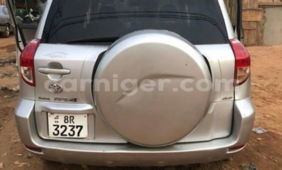 Sayi Na hannu Toyota RAV4 Silver Mota in Niamey a Niamey Sayi Na hannu Toyota RAV4 Silver Mota in Niamey a Niamey