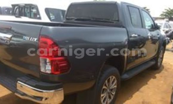 Sayi Na hannu Toyota Hilux Black Mota in Niamey a Niamey Sayi Na hannu Toyota Hilux Black Mota in Niamey a Niamey