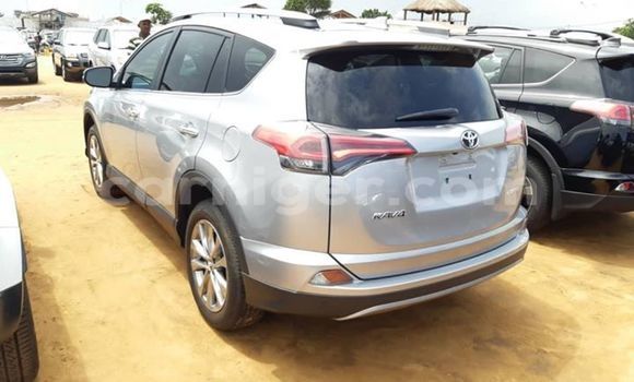 Sayi Na hannu Toyota RAV4 Silver Mota in Niamey a Niamey Sayi Na hannu Toyota RAV4 Silver Mota in Niamey a Niamey