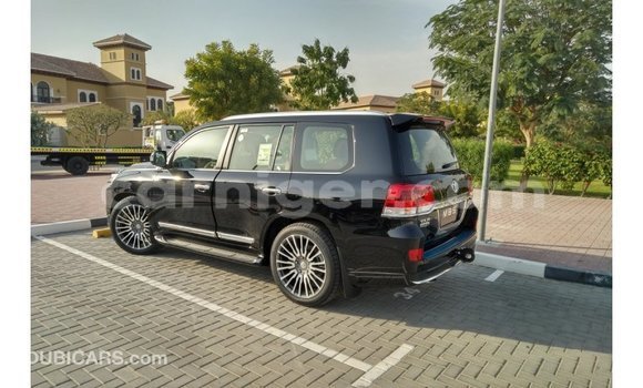 Buy Import Toyota Land Cruiser Black Truck in Import - Dubai in Agadez Buy Import Toyota Land Cruiser Black Truck in Import - Dubai in Agadez