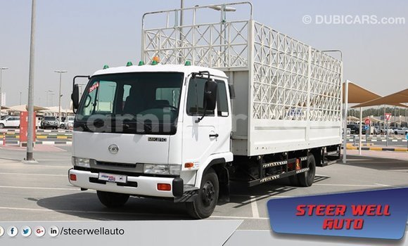 Buy Import Nissan Evalia White Truck in Import - Dubai in Agadez Buy Import Nissan Evalia White Truck in Import - Dubai in Agadez