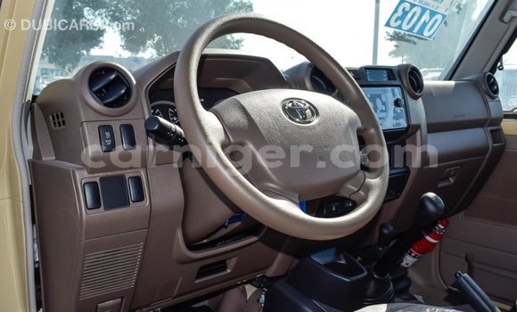Buy Import Toyota Land Cruiser Beige Truck in Import - Dubai in Agadez Buy Import Toyota Land Cruiser Beige Truck in Import - Dubai in Agadez