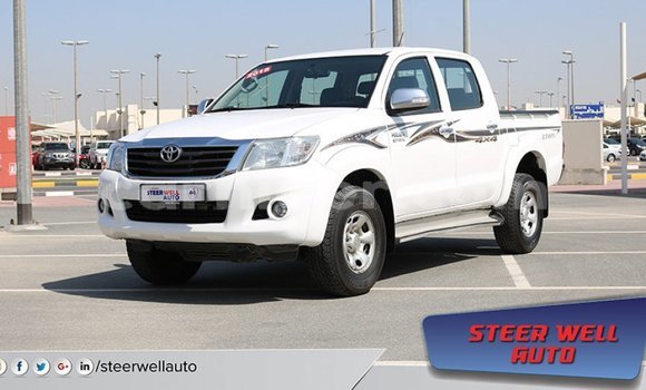 Acheter Import Voiture Toyota Hilux Blanc à Import - Dubai, Agadez Acheter Import Voiture Toyota Hilux Blanc à Import - Dubai, Agadez