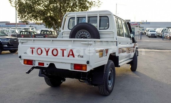 Buy Import Toyota Pickup White Car in Import - Dubai in Agadez Buy Import Toyota Pickup White Car in Import - Dubai in Agadez