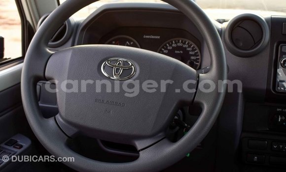 Buy Import Toyota Pickup White Car in Import - Dubai in Agadez Buy Import Toyota Pickup White Car in Import - Dubai in Agadez