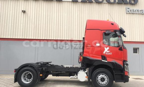 Buy Used Renault TRM 10000 Red Truck in Illéla in Tahoua Buy Used Renault TRM 10000 Red Truck in Illéla in Tahoua