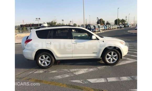 Buy Import Toyota Ade White Truck in Import - Dubai in Agadez Buy Import Toyota Ade White Truck in Import - Dubai in Agadez