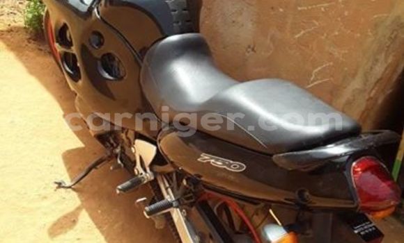Sayi Na hannu Suzuki 750 Black Motsi in Niamey a Niamey Sayi Na hannu Suzuki 750 Black Motsi in Niamey a Niamey