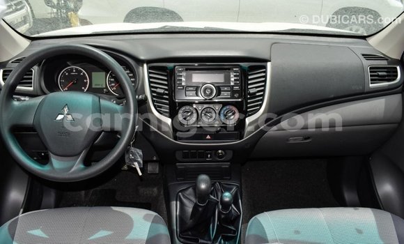Sayi Imported Mitsubishi L200 Other Mota in Import - Dubai a Agadez Sayi Imported Mitsubishi L200 Other Mota in Import - Dubai a Agadez