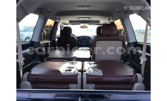 Acheter Import Utilitaire Toyota Land Cruiser Noir à Import - Dubai, Agadez Acheter Import Utilitaire Toyota Land Cruiser Noir à Import - Dubai, Agadez