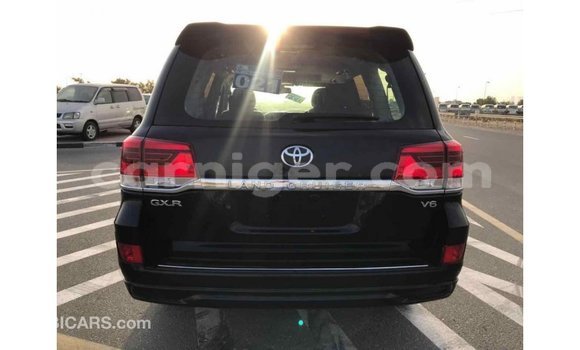Acheter Import Utilitaire Toyota Land Cruiser Noir à Import - Dubai, Agadez Acheter Import Utilitaire Toyota Land Cruiser Noir à Import - Dubai, Agadez