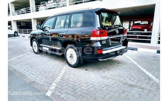 Buy Import Toyota Land Cruiser Black Truck in Import - Dubai in Agadez Buy Import Toyota Land Cruiser Black Truck in Import - Dubai in Agadez