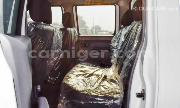 اشتري Imported Nissan NP 300 White سيارة في Import - Dubai في أغاديز اشتري Imported Nissan NP 300 White سيارة في Import - Dubai في أغاديز