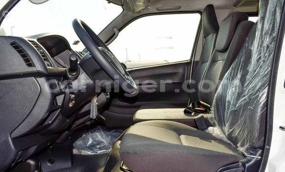 Buy Import Toyota Hiace White Car in Import - Dubai in Agadez Buy Import Toyota Hiace White Car in Import - Dubai in Agadez
